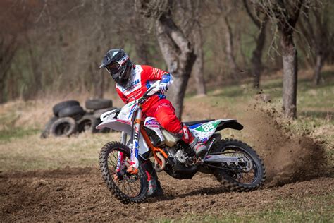 Czech Enduro Team Bude O V Kendu Bojovat O Sv Tov Body Autoklub