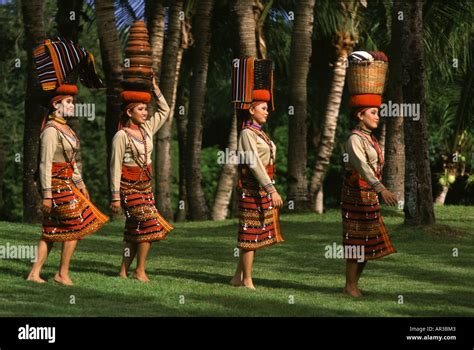 Igorot woman hi-res stock photography and images - Alamy