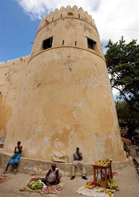 Lamu Fort Kenya Lamu Is A Small Town On Lamu Island In Flickr