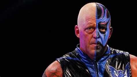 WWE Coach Meets Hulk Hogan (Photo), TV Host At RAW (Video), Goldust On ...