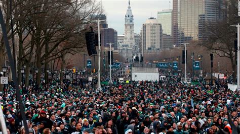 Eagles fans flock to Philadelphia streets for Super Bowl parade - CNN