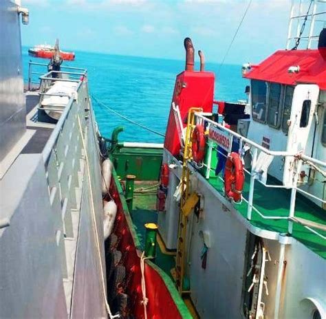 Kri Siwar Koarmada I Tangkap Kapal Tongkang Muat Bio Solar Tanpa Do