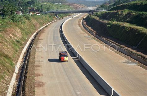 Jalur Fungsional Tol Semarang Batang Antara Foto