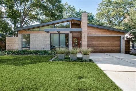 Mid Century Modern Home In Midway Hollow