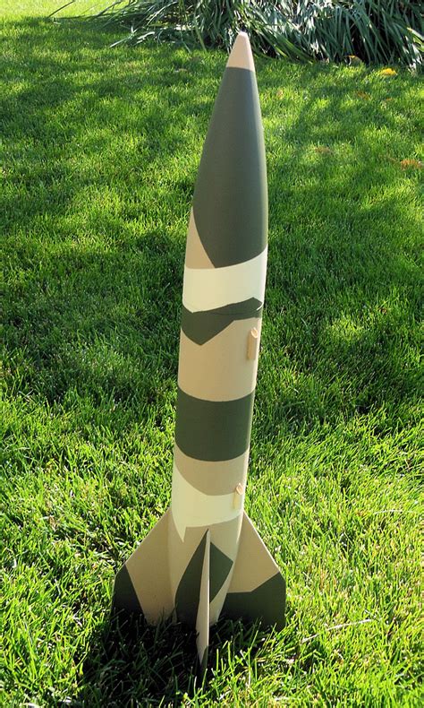 Gallery Pictures Estes V2 Model Rocket Kit Skill Level 3 3228