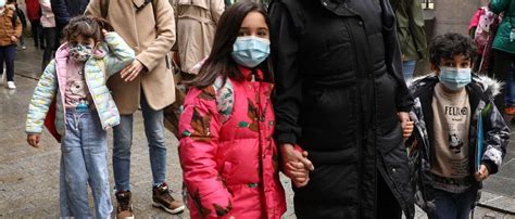 Eliminar ya las mascarillas de los colegios Epidemiólogos y pediatras