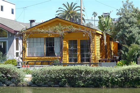 10house: Venice Beach Canals, CA