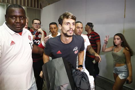 Rodrigo Caio diz por que largou São Paulo para virar Flamengo