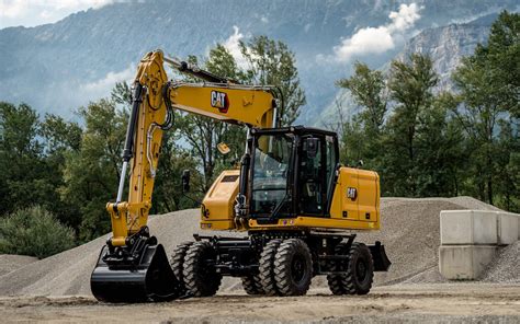 Caterpillars New Wheeled Excavator Boasts Advanced Hydraulics