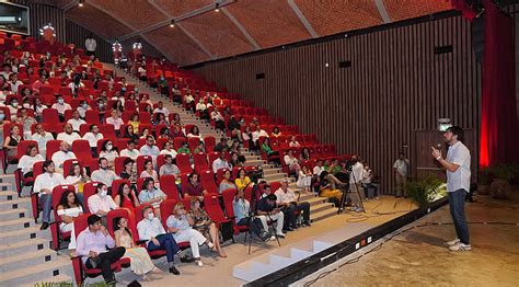 Alcaldía de Barranquilla y Promigas certifican 225 jóvenes bilingües