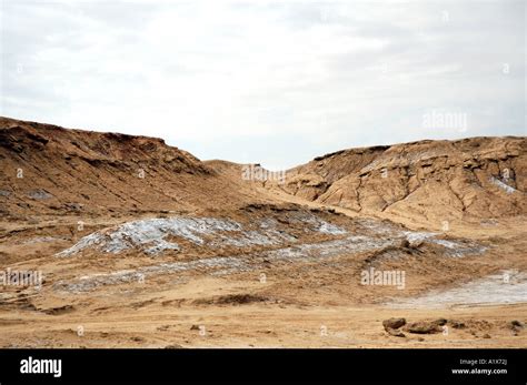 Sahara desert in Tunisia Stock Photo - Alamy