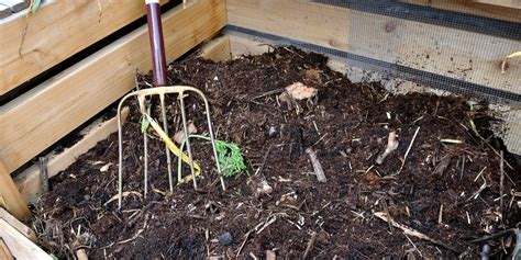 How To Create The Perfect Compost Pile - 5 Simple Secrets To Success!