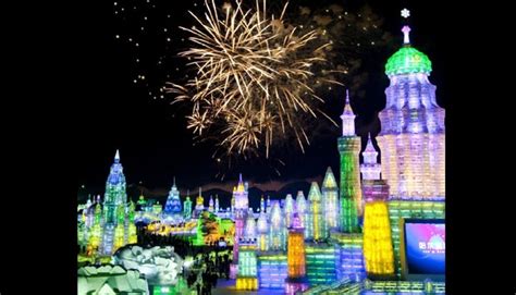 Warna Warni Istana Dan Patung Di Festival Es Harbin Foto Tempo Co