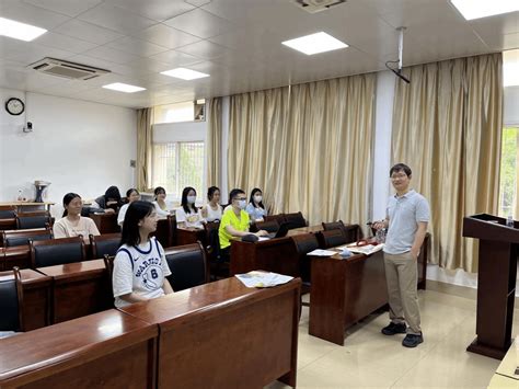 数学与统计学院赴武汉高校开展研究生招生宣传活动 数学与统计学院