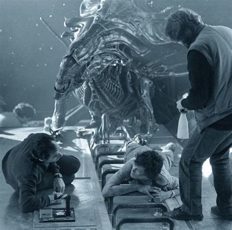 Aliens - James Cameron - Alien queen - sigourney Weaver - Stan Winston ...