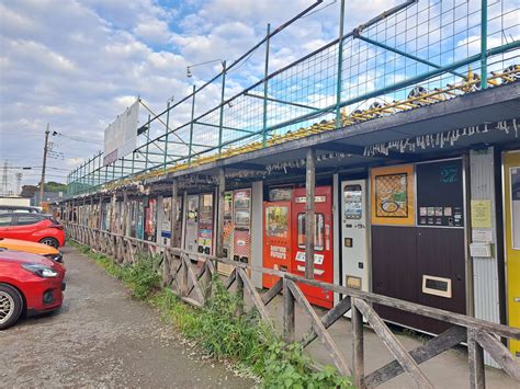 【相模原市南区】下溝にある中古タイヤ市場相模原店で屋台のような商品が売っているレトロ自販機を発見！ 号外net 相模原市南区