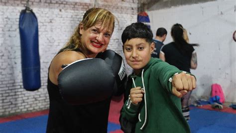 Alejandra Locomotora Oliveras De Séxtuple Campeona Mundial De Boxeo