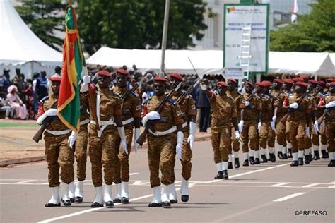 E Anniversaire De Lind Pendance Du Mali Le Burkina Faso Aux C T S