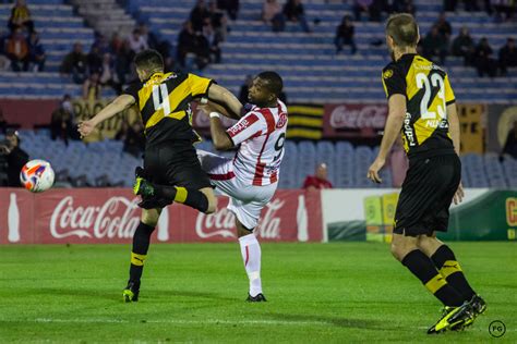 River le ganó a Peñarol 4 a 0 en el estadio Centenario Teledoce