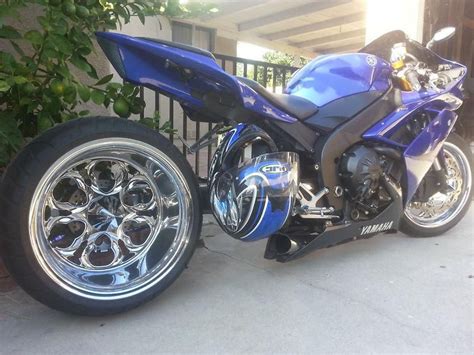 Custom Yamaha R1 for sale on 2040-motos