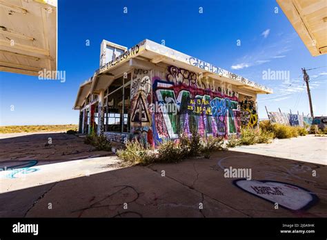 Abandoned Gas Service Station Graffiti Stock Photo - Alamy