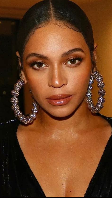 Beyonce wears Tom Ford Metallic Disco Hoop Earrings | Pavé Diamonds ...