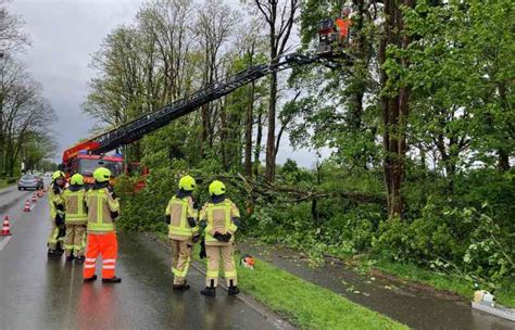 Unwetter In Den Alpen Feuerwehr Im Einsatz Real Raw News