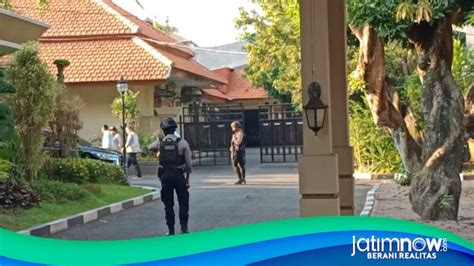 Selain Dinas Perkim Kpk Juga Ke Rumdin Bupati Lamongan