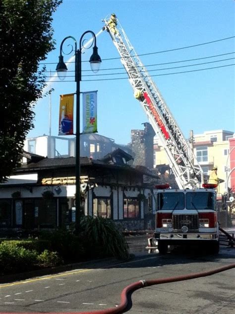 UPDATE: Fire engulfs Tudor House Pub - Greater Victoria News