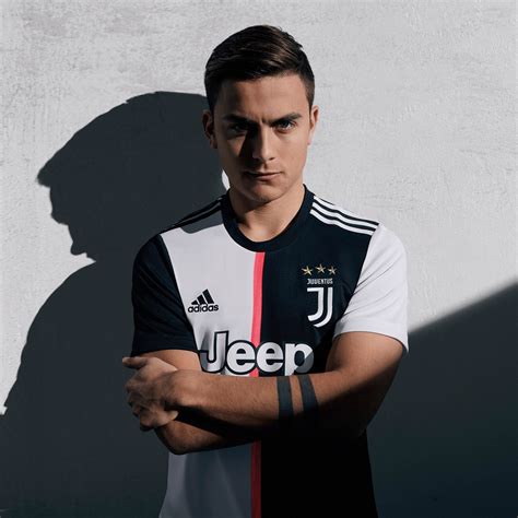 Global Sport 10 Juventus20192020adidashomekit1