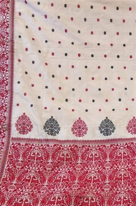 Buy Online Off White Handloom Assam Pat Silk Mekhla Chaddar Handloom