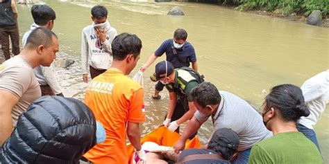 Berenang Di Sungai Ciliwung Bocah Temukan Mayat Perempuan Dalam Karung