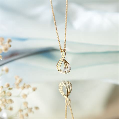 Buy Infinity Diamond Pendant Online Caratlane