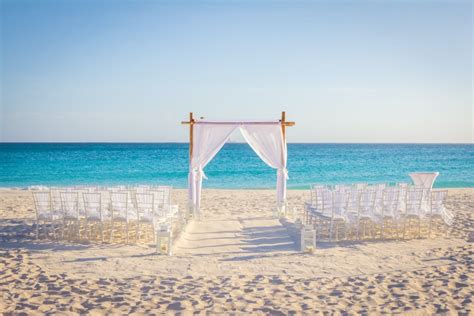 5 Steps To Finding The Perfect Wedding Venue - Cozy living