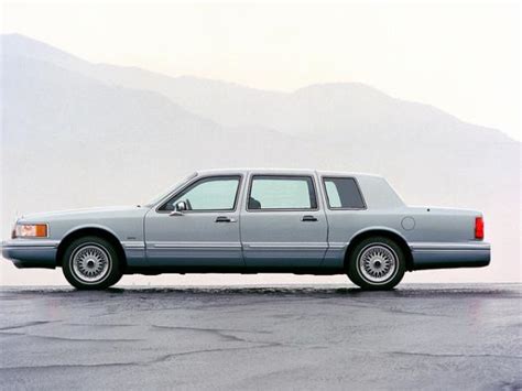 1991 Lincoln Town Car Information And Photos Momentcar