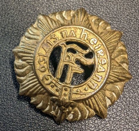 Early Irish Defence Force Cap Badge