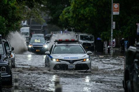 紐約市淹大水地鐵癱瘓 拉瓜迪亞機場關航廈 Yahoo奇摩汽車機車