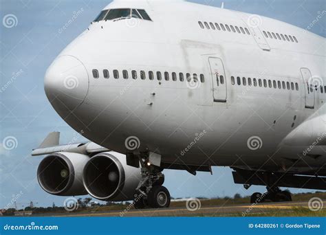 Boeing 747 Jumbo Jet Close Up Stock Image Image Of Boeing Giant