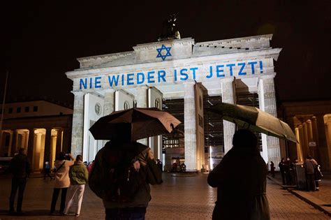 Germany Remembers Kristallnacht at a Fraught Moment - The New York Times