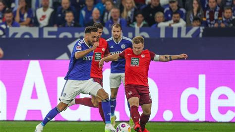 Wann Spielt Schalke S04 Gegen Holstein Kiel Live Im Tv Und Stream Sehen