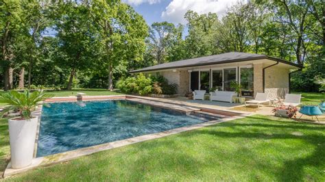 Hot Property Mid Century Modern With Pool To Match