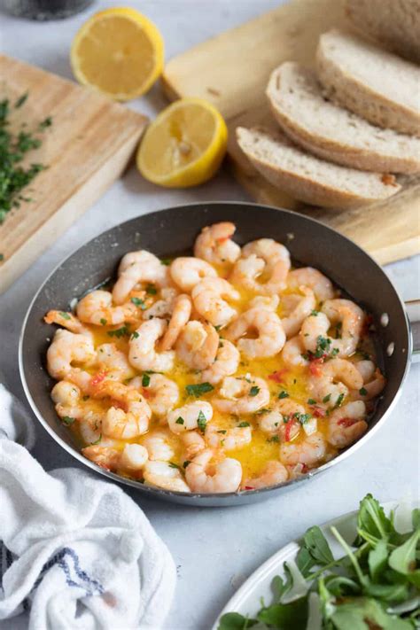 Easy Gambas Pil Pil Recipe (Garlic & Chilli Prawns) - Effortless Foodie