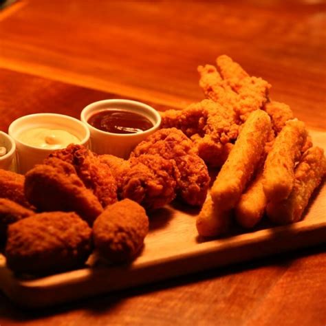 Chicken Fingers Vs Chicken Tenders Vs Chicken Strips Explained All The Differences