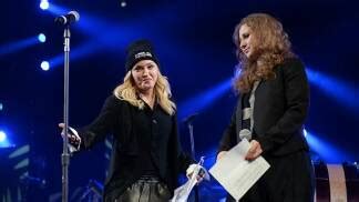 Pussy Riot Streit Nach Auftritt Mit Madonna SN At