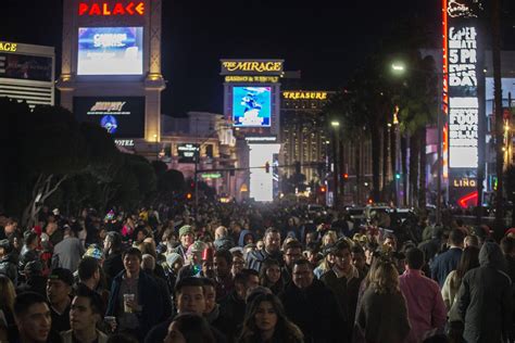 Las Vegas Strip Plans Some Road Closures For New Years Eve Las Vegas