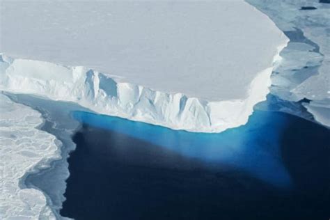 Antarctica Floating Ice Shelves Are Rapidly Melting: Study - NBC News