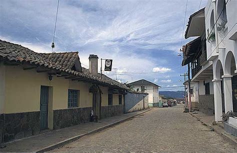 Travel pictures. Photography gallery of Santa Cruz de la Siera ...