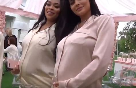 Fim do mistério Kylie Jenner fala sobre gravidez e compartilha vídeo