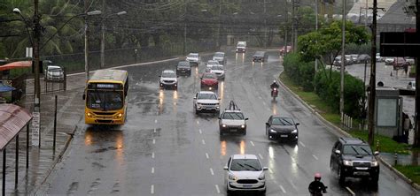 Baianos Sofrem Fortes Chuvas Na Capital Baiana E Na Regi O Sul Do