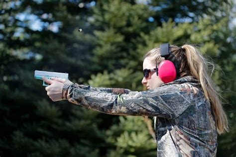 5 Tips For Accuracy When Using A Handgun